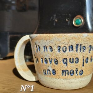Tasse grès "je ne ronfle pas, je rêve que je suis une moto"