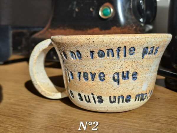 Tasse grès "je ne ronfle pas, je rêve que je suis une moto"
